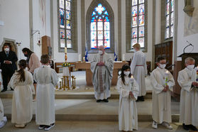 Feier der 1. Heiligen Kommunion in Sankt Crescentius (Foto: Karl-Franz Thiede)